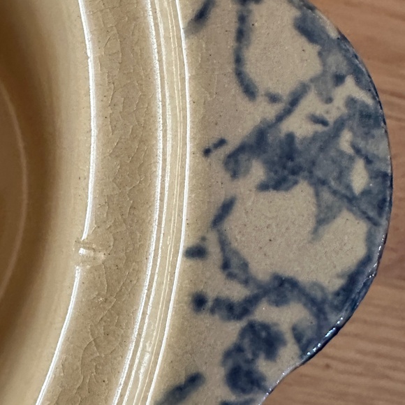 Robinson Ransbottom Pottery Co. Roseville Ohio Pot with Lid 1.5 Qt. Blue Cream - Picture 13 of 13